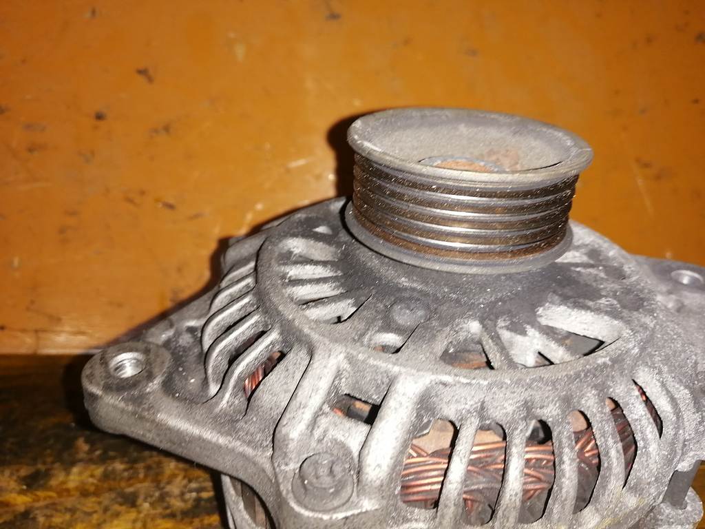 EJ152 ГЕНЕРАТОР 23700 AA420 Subaru Impreza