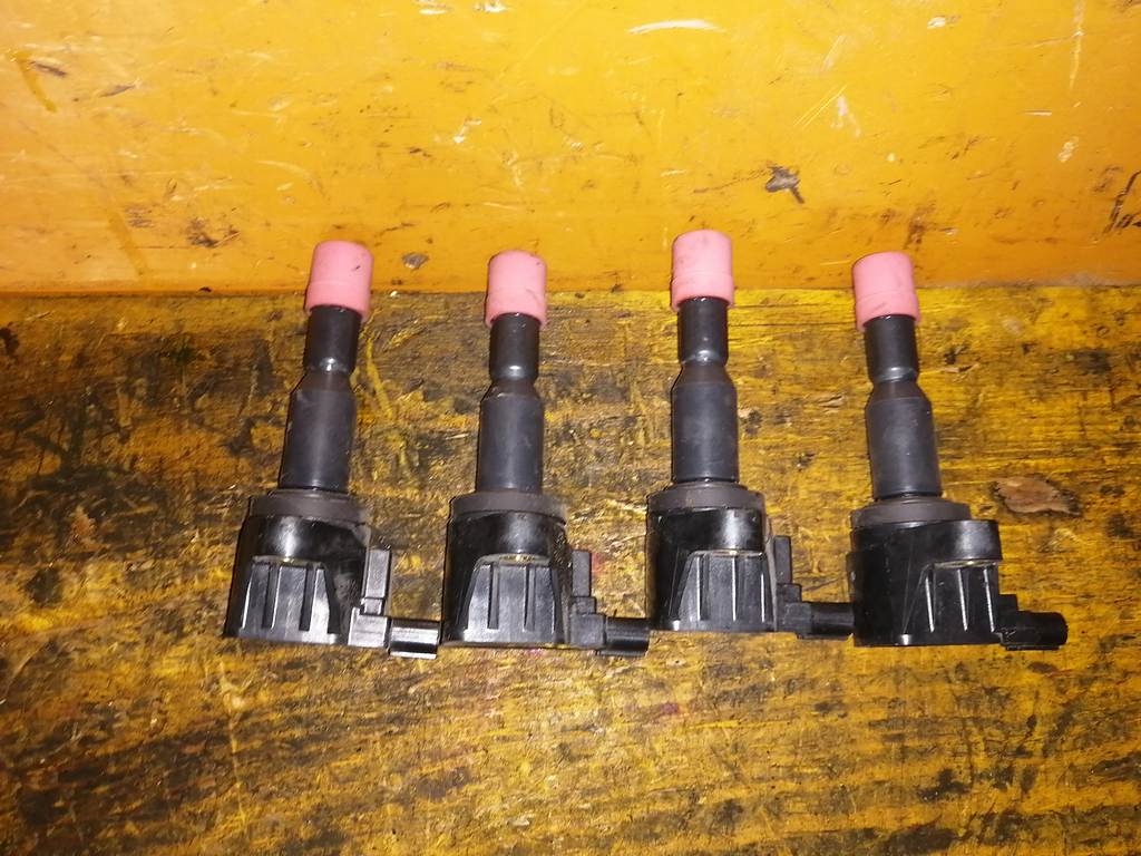 L15A КАТУШКА ЗАЖИГАНИЯ CM11-111 Honda Mobilio Spike