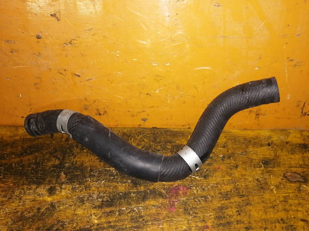 DEMIO DE3FS ШЛАНГ РАДИАТОРА ВЕРХ Mazda Demio