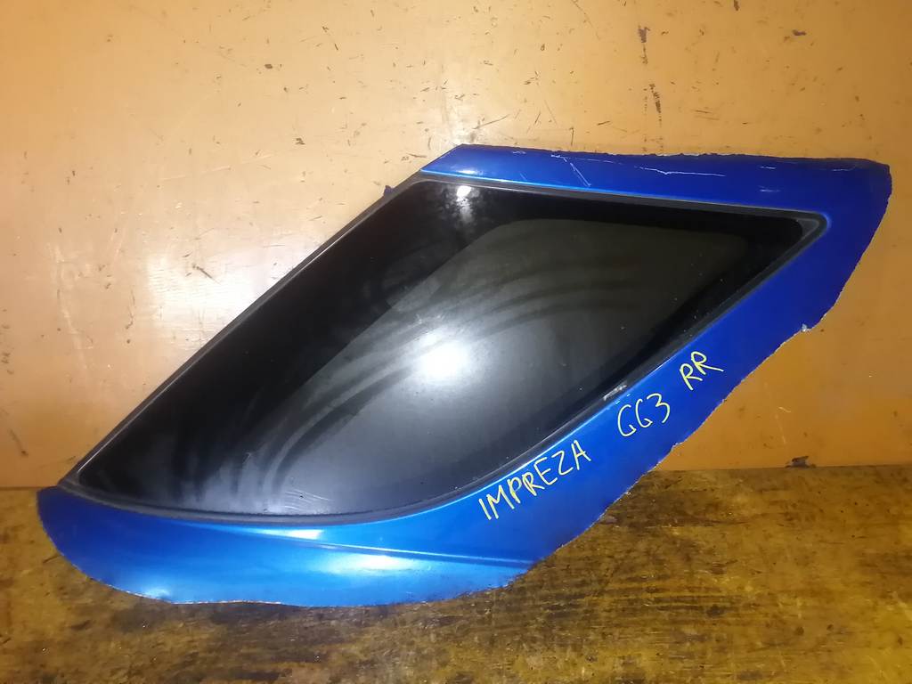 стекло собачника Subaru Impreza