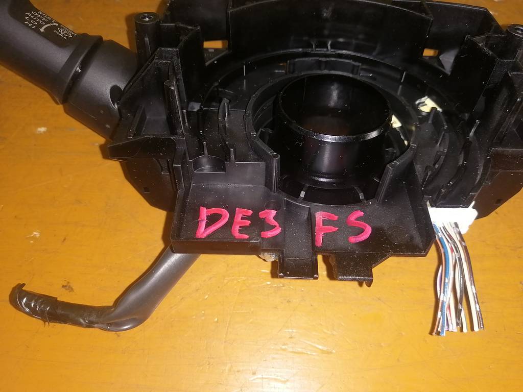 DEMIO DE3FS ГИТАРА Mazda Demio