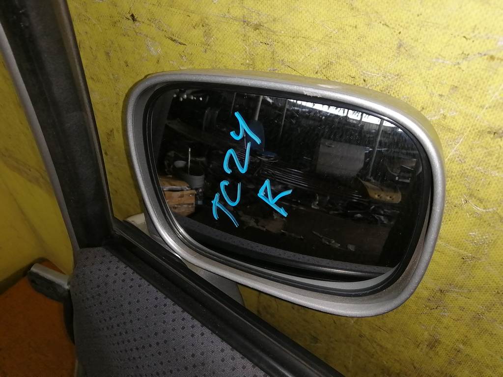 зеркало Nissan Serena